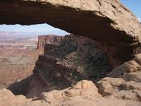A SE-glimpse through Mesa Arch